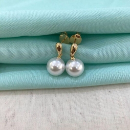 BRINCO DE PÉROLA BANHADO A OURO