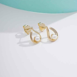 BRINCO DE PÉROLA DETALHE ZIRCÔNIA BANHADO A OURO