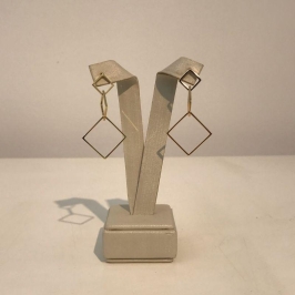 BRINCO GEOMÉTRICO TRIPLO BANHADO A OURO