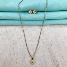 BRINCO TREVO EM ZIRCÔNIA BANHADO A OURO