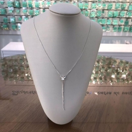 COLAR FLOR GRAVATINHA BANHADO A PRATA