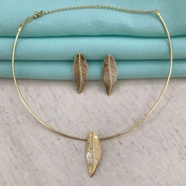 PINGENTE FOLHA BANHADO A OURO