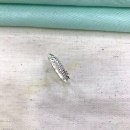 ANEL CRAVEJADO EM ZIRCÔNIA BANHADO A PRATA