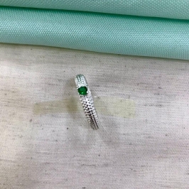 ANEL TEXTURIZADO ZIRCÔNIA VERDE BANHADO A PRATA