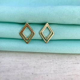 BRINCO DUPLO GEOMÉTRICO BANHADO A OURO