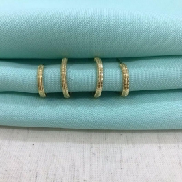 DUPLA ARGOLA TEXTURIZADA BANHADO A OURO