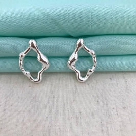 BRINCO ORGÂNICO BANHADO A PRATA