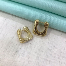 ARGOLA QUADRADA TAM G BANHADO A OURO