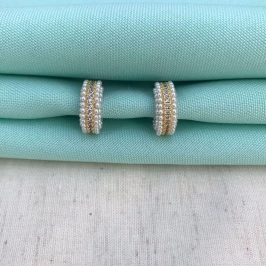 ARGOLA MICRO PÉROLA BANHADO A OURO