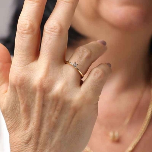 ANEL SOLITÁRIO GOLD BANHADO A PRATA