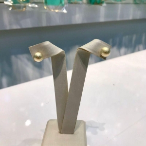 BRINCO ESFERA FOSCA TAM G BANHADO A OURO