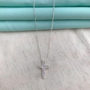 COLAR CRUZ FÉ EM ZIRCÔNIA BANHADO A PRATA