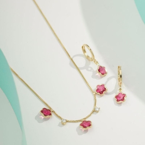 CONJUNTO TREVO RUBILITA BANHADO A OURO