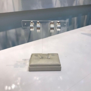 DUPLA DE ARGOLA VAZADA BANHADO A PRATA