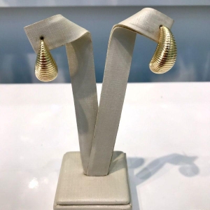 EARCUFF PUFFER TEXTURIZADO BANHADO A OURO