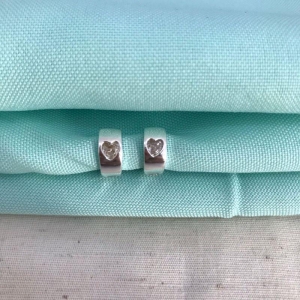 ARGOLA CORAÇÃO ZIRCÔNIA BANHADO A PRATA