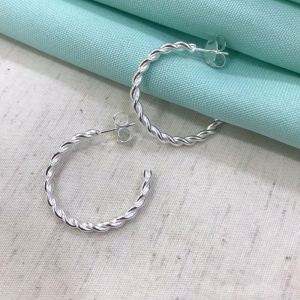 ARGOLA TRANÇADA WIDE BANHADO A PRATA