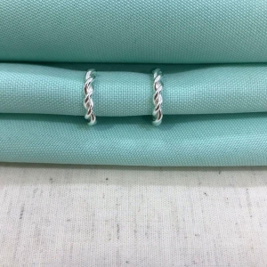 ARGOLINHA TORCIDA BANHADO A PRATA