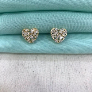 BRINCO CORAÇÃO ZIRCÔNIA BANHADO A OURO