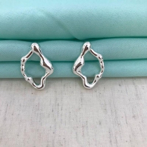 BRINCO ORGÂNICO BANHADO A PRATA