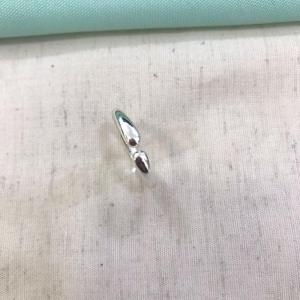 ANEL ORGÂNICO BANHADO A PRATA