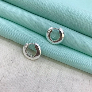 ARGOLA OVAL LINEA TAM M BANHADO A PRATA