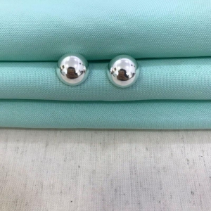 BRINCO BOTÃO LISO BANHADO A PRATA