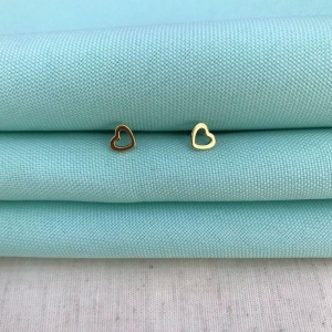 CORAÇÃO VAZADO TAM P BANHADO A OURO