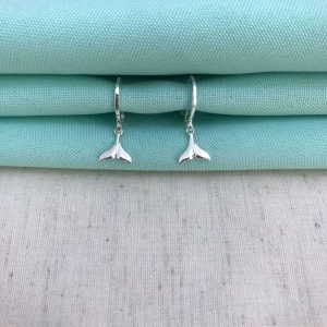 ARGOLA RABO DE SEREIA BANHADO A PRATA