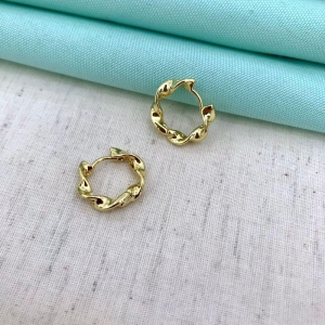 ARGOLA TRANÇADA BANHADO A OURO