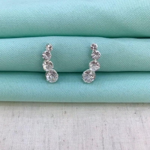 EARCUFF ZURI BANHADO A PRATA