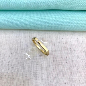 ANEL BASE RETA ZIRCÔNIA BANHADO A OURO