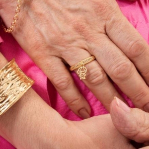 ANEL MENINO ZIRCÔNIA BANHADO A OURO