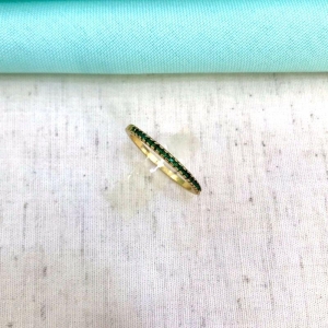 APARADOR ZIRCÔNIA VERDE BANHADO A OURO