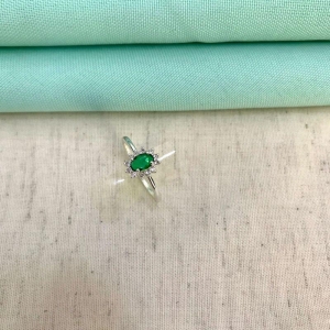 ANEL ESMERALDA OVAL ZIRCÔNIA BANHADA PRATA
