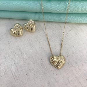 CONJUNTO CORAÇÃO ORGÂNICO ENTRELAÇADO BANHADO A OURO