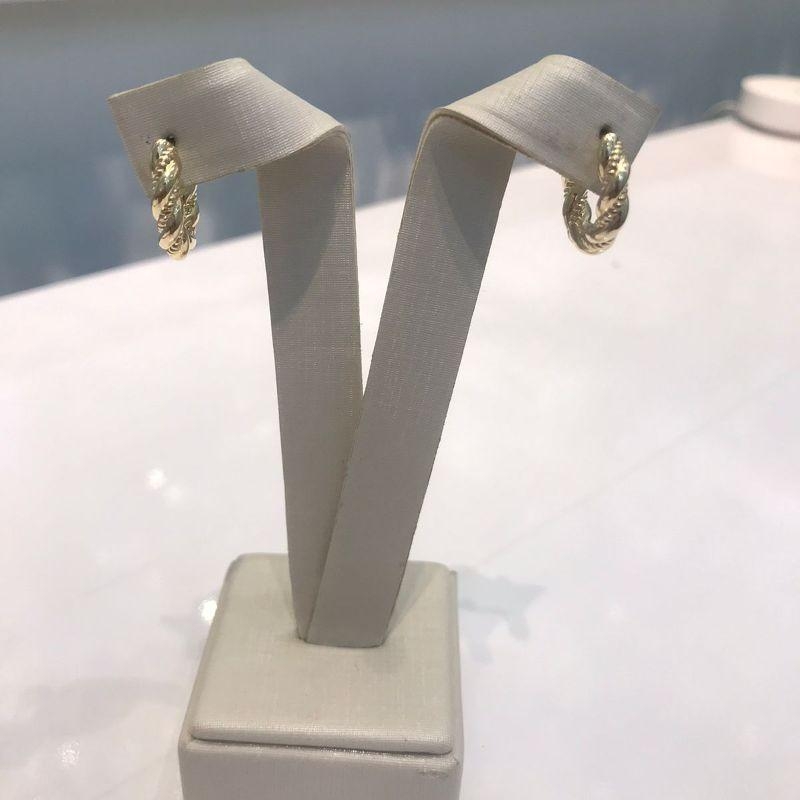 ARGOLA TORCIDA CAPRI BANHADO A OURO