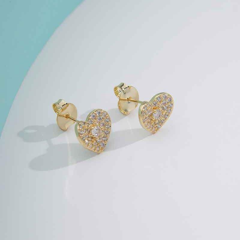 BRINCO CORAÇÃO GOLD EM ZIRCÔNIA BANHADO A OURO