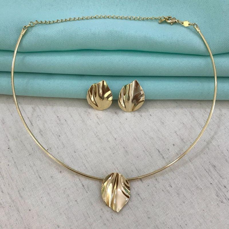 BRINCO FOLHA ORGÂNICA BANHADO A OURO