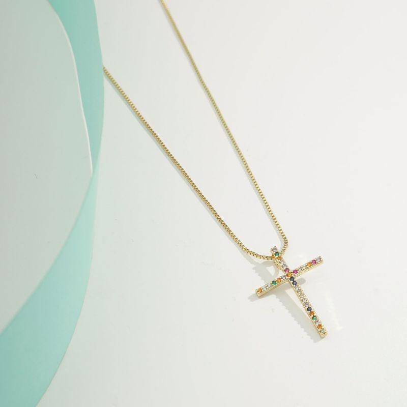COLAR CRUZ ZIRC COLOR BANHADO A OURO