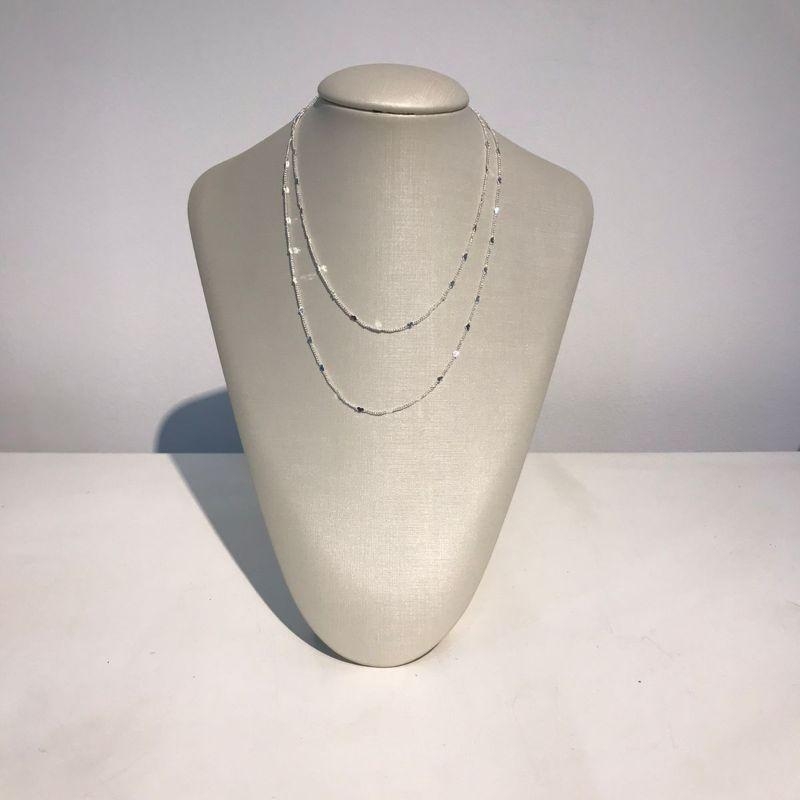 COLAR LONGO CHAPINHA CORAÇÃO 80CM BANHADO A PRATA