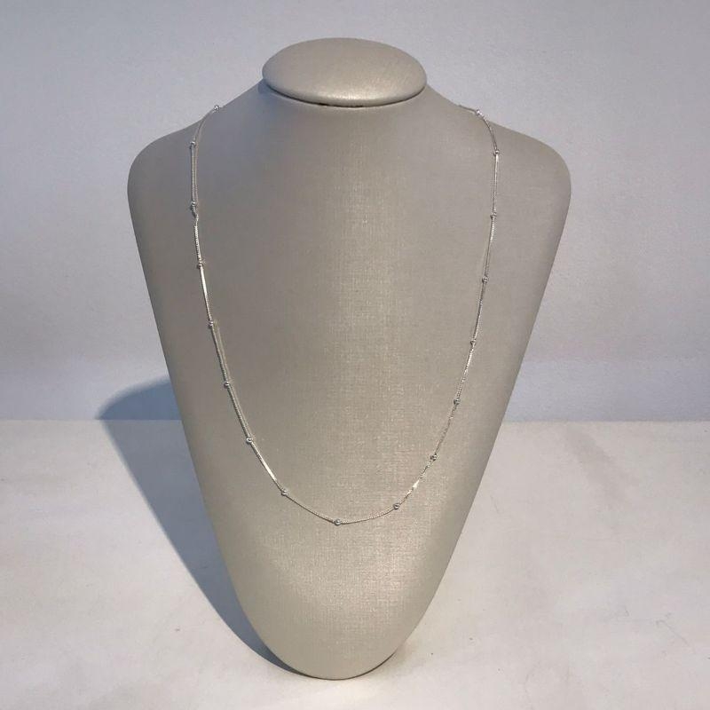 COLAR LONGO ESFERAS 65CM BANHADO A PRATA