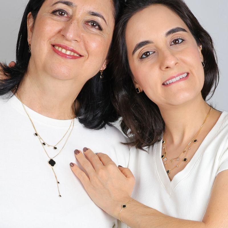 COLAR TREVO PRETO E PONTO DE LUZ BANHADO A OURO