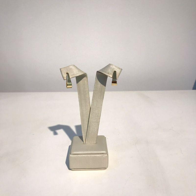 MEIA ARGOLA OVAL BANHADO A OURO