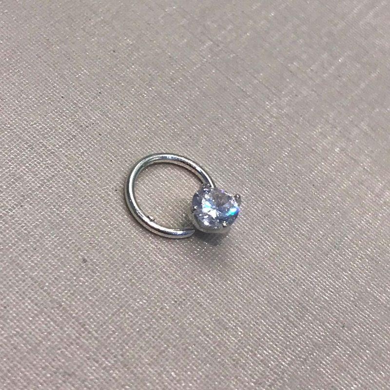 PIERCING PONTO DE LUZ BANHADO A PRATA