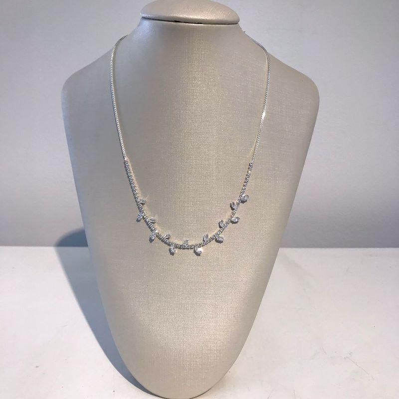 RIVIERA FOLHAS CRAVEJADA ZIRCÔNIA BANHADO A PRATA