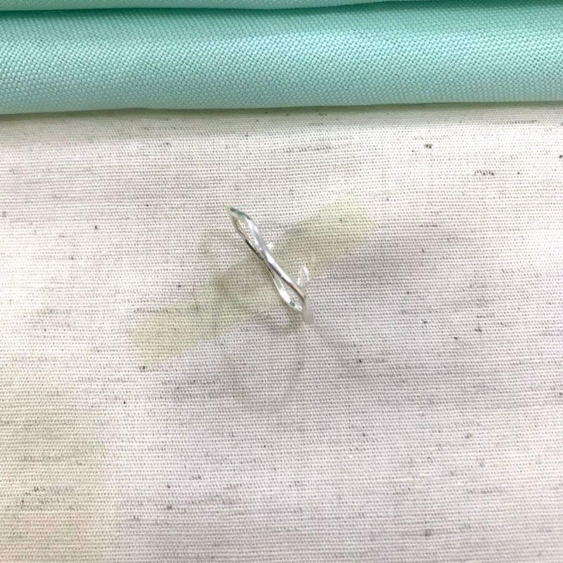 ANEL ONDULADO BANHADO A PRATA