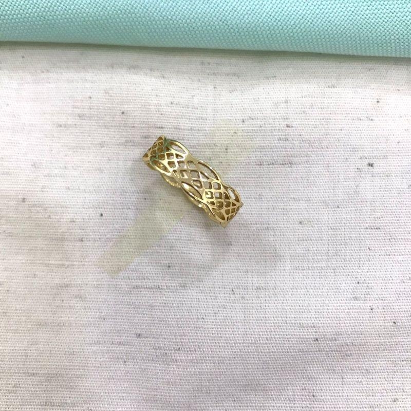 ANEL TEXTURIZADO BANHADO A OURO