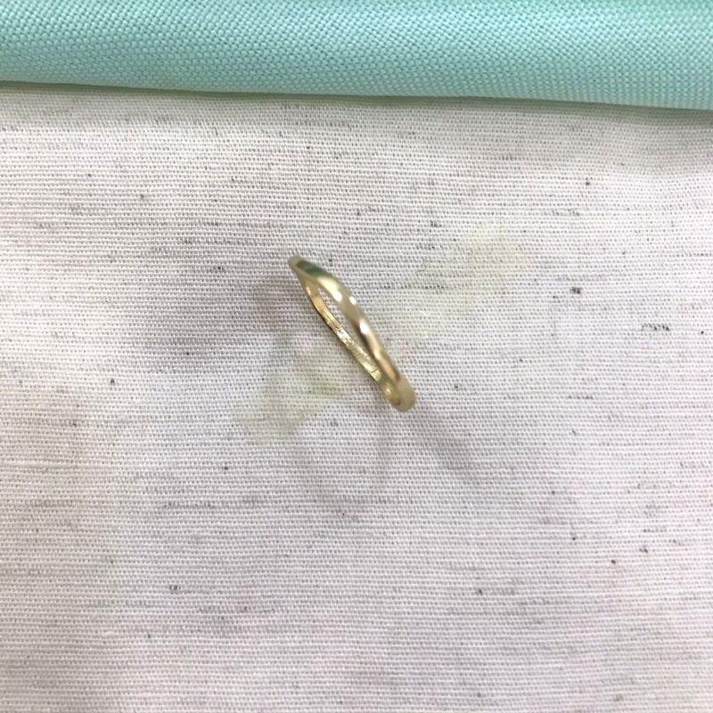 APARADOR LISO BANHADO A OURO