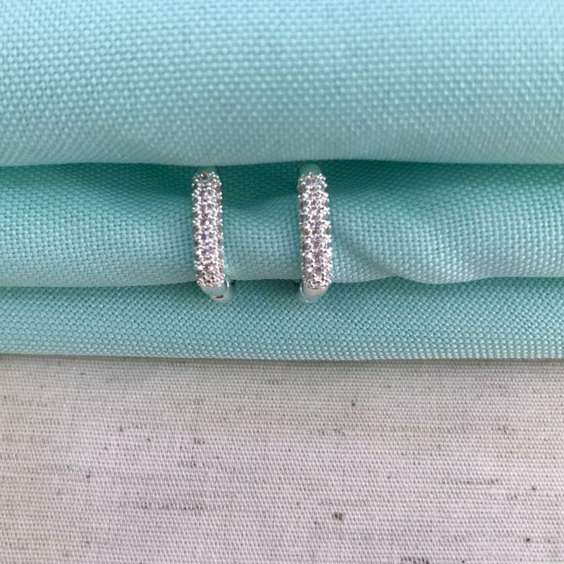 ARGOLA QUADRADA ZIRCÔNIA BANHADO A OURO